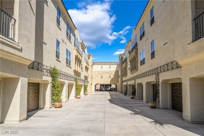 Photo - 2555 Hampton Rd Unit 6204