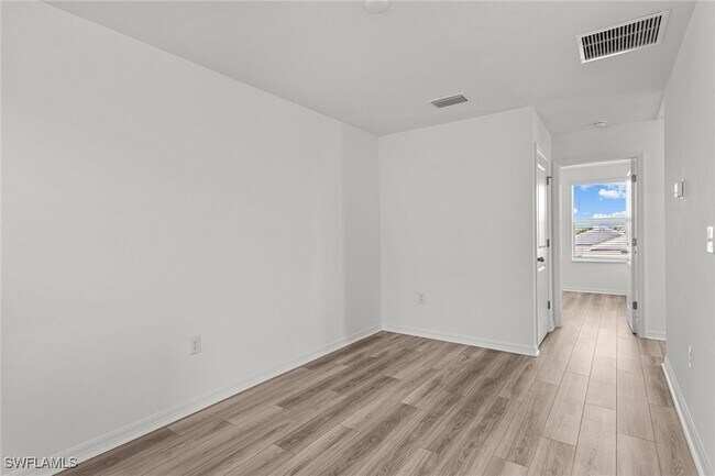 Photo - 43153 Wild Indigo Rd