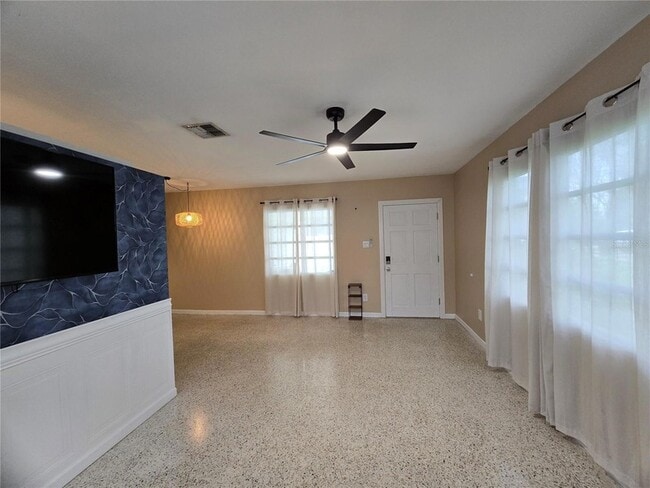 Photo - 5712 Dartmouth Ave N