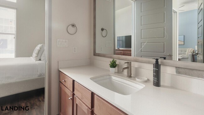 Photo - 1711 Caroline St Unit 111