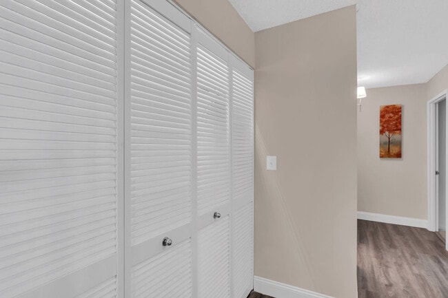 Photo - 2231 Crystal Dr Unit ID1013819P