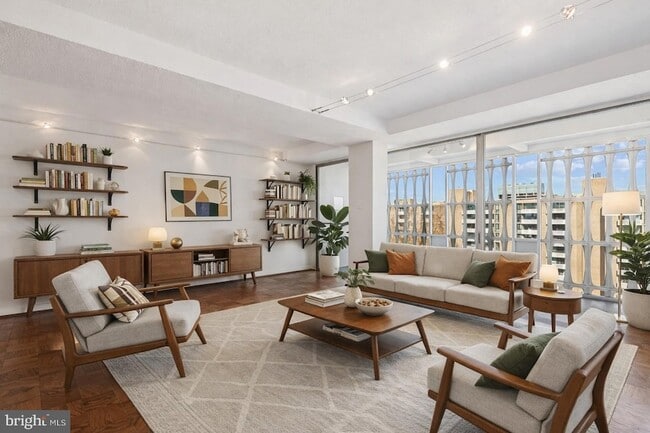 Building Photo - 1301 Delaware Ave SW