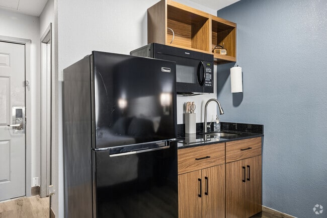 1BR, 1BA - 300SF - - The Studios at Channelview