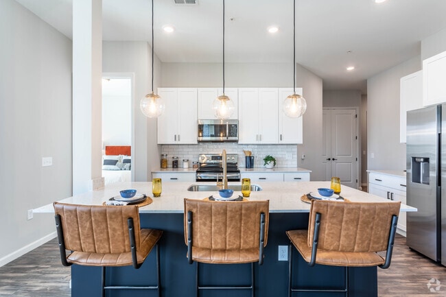 Suite C - 2Br, 2Br - 1,167 SF - Essex Apartments