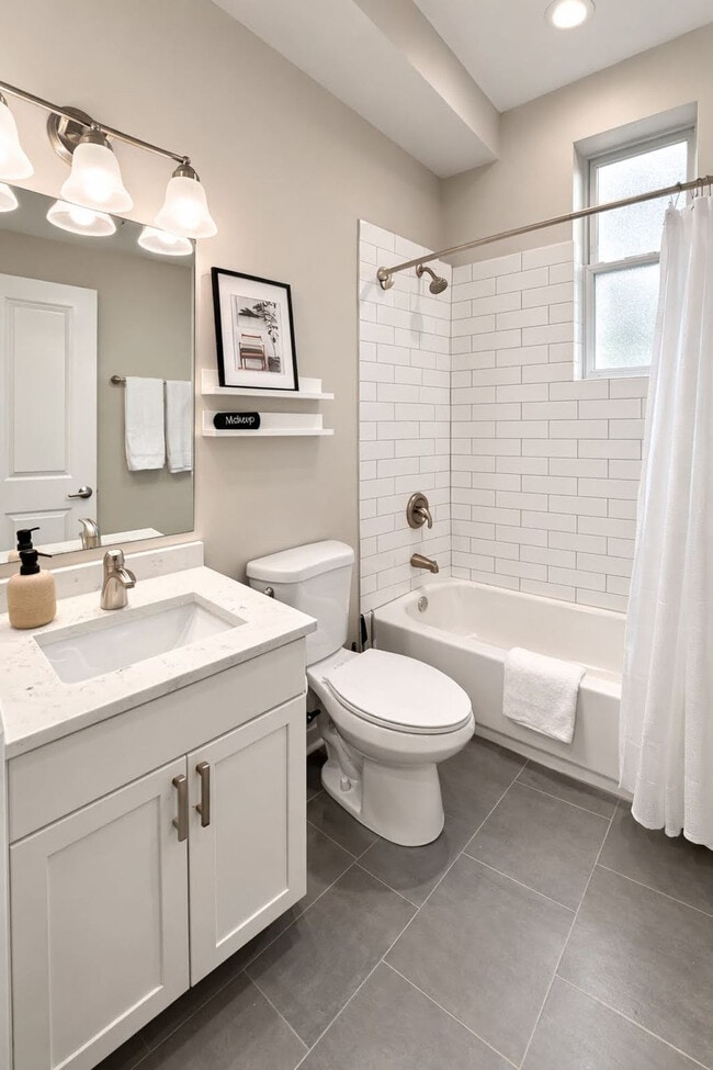 Photo - 736 N Throop St Unit SI ID1494909P