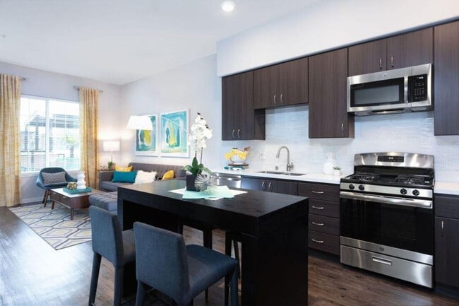 Photo - 300 Railway Ave Unit ID1265924P