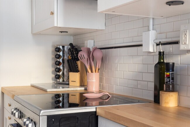 Photo - 2015 NW Flanders St Unit SI ID1471540P