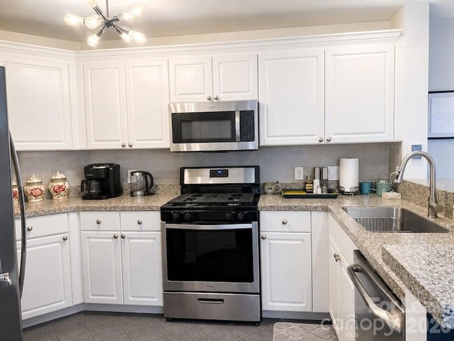 Photo - 18015 Kings Point Dr Unit L