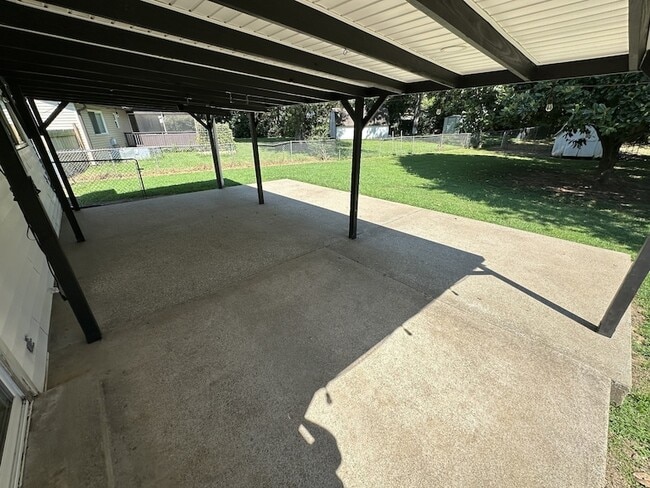 Photo - 116 SE Springdale Dr