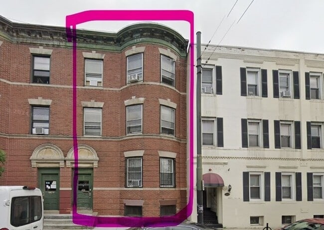 Building Photo - 884 Huntington Ave Unit 1
