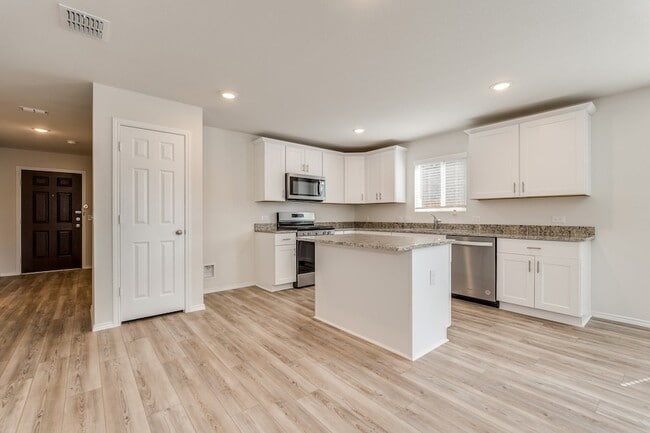 Photo - 1201 Viscount St