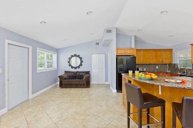 Photo - 272 NW 45th St
