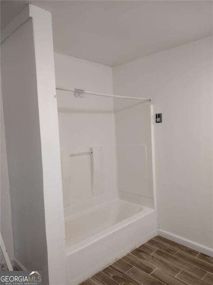 Photo - 131 Garrison Rd SE