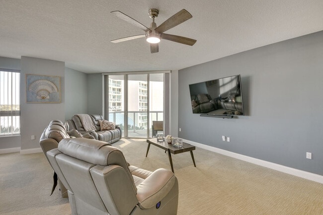 Building Photo - 241 Riverside Dr Unit SI FL1-ID1546408P