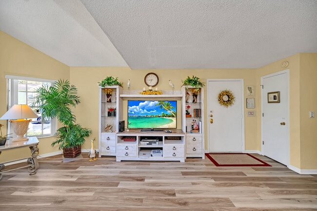 Photo - 2014 Royal Bay Blvd Unit SI ID1622424P
