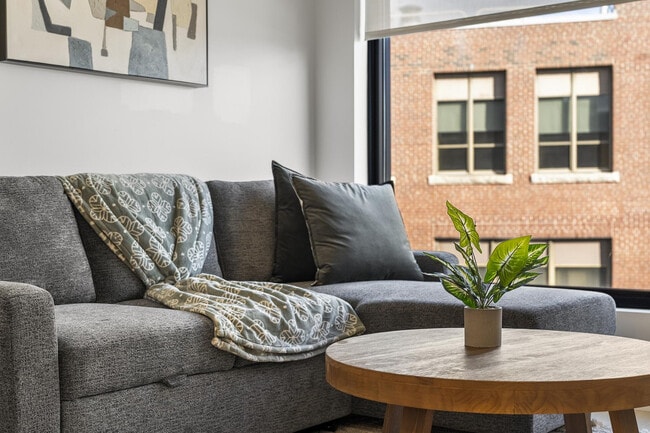 Photo - 35 W 2nd St Unit SI ID1240285P