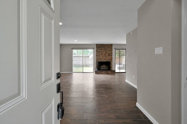 Photo - 12311 Glenview Dr