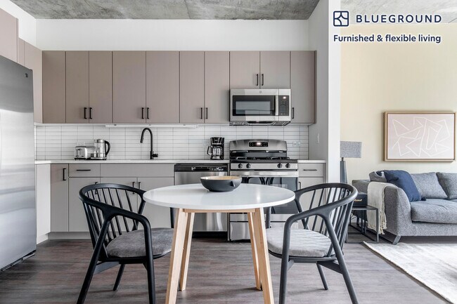 Photo - 411 W Chicago Ave Unit FL4-ID1032