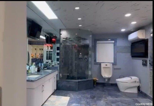 Photo - 215-40 27th Ave