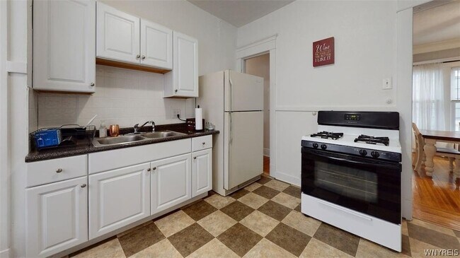 Photo - 139 Fordham Dr