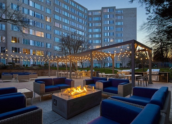 Building Photo - Shirlington House