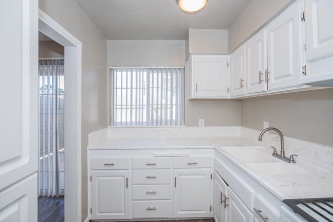 Photo - Imperial Beach Gardens