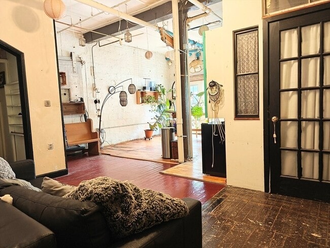 Photo - 226 Pearl St Unit 1R