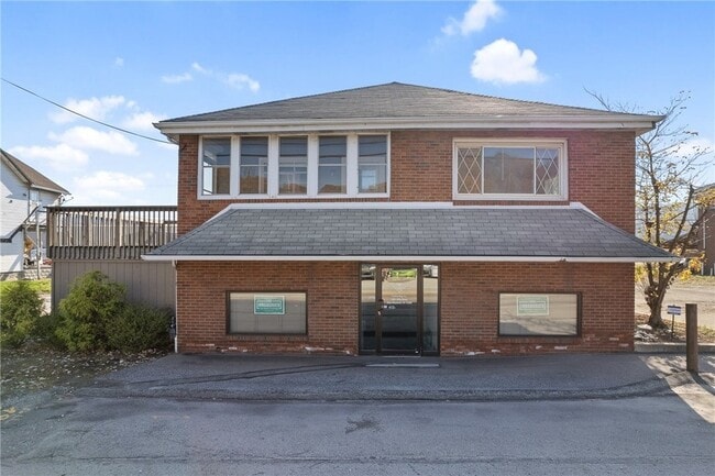 Building Photo - 1001 5th St