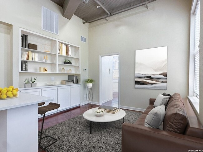 Photo - 245 Losoya St