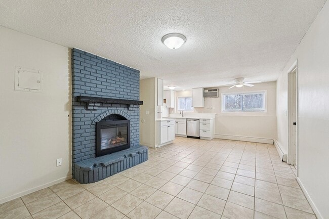 Photo - 17256 Kenyon St NE