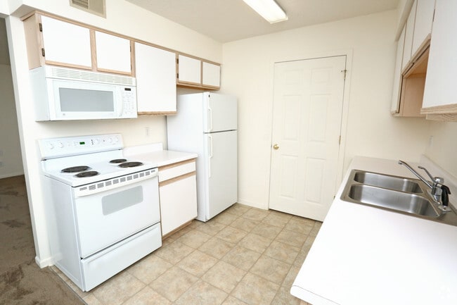 2BR - Kitchen - Legacy Parke