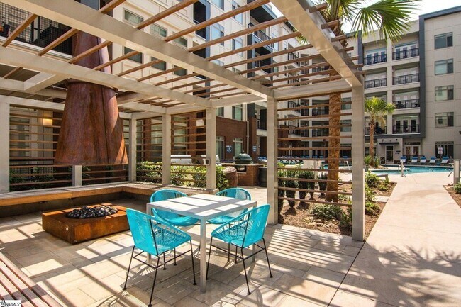 Photo - 212 E Broad St Unit Cotton