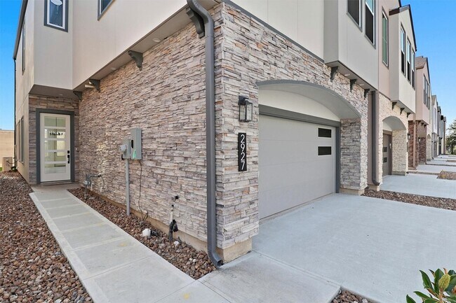 Photo - 2927 El Fenice Ln