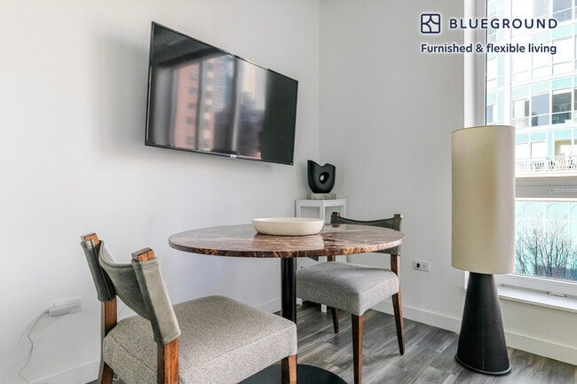 Photo - 61 W Erie St Unit FL4-ID1406