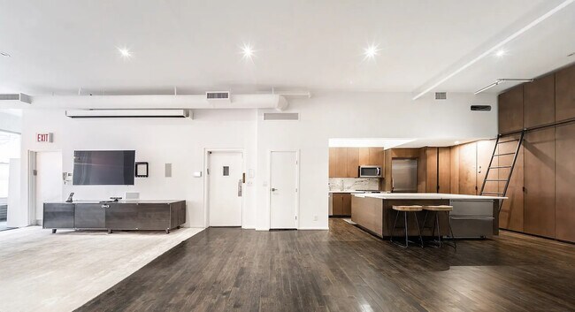 Photo - 20 E 17th St Unit ID1256826P