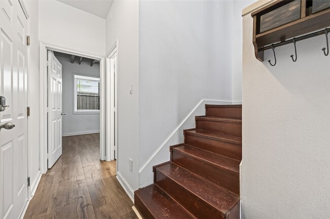 Photo - 708 W Clay St