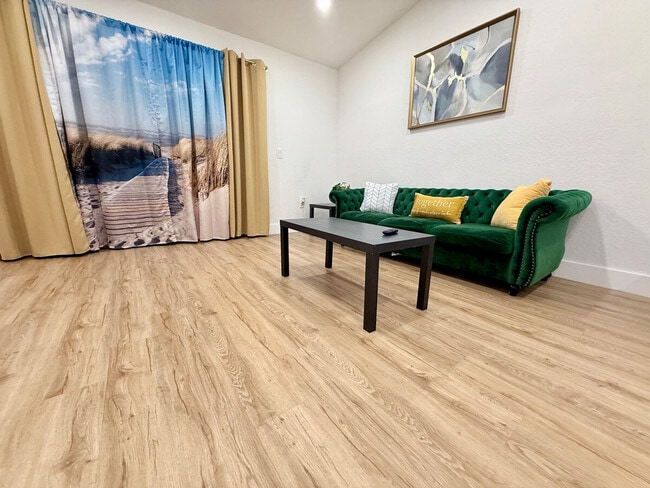 Photo - 20423 NW 29th Pl Unit SI ID1471918P