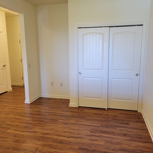 Photo - Sutherland Village