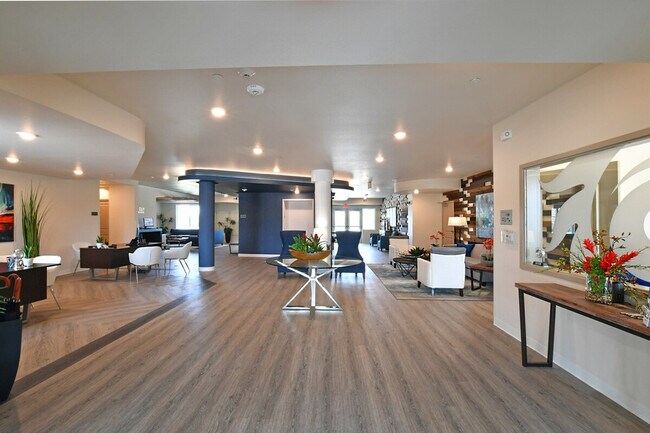 Photo - 2220 N Glenville Dr Unit SI ID1039338P