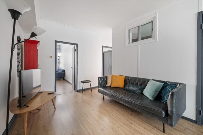 Photo - 301 W 31st St Unit ID1323979P