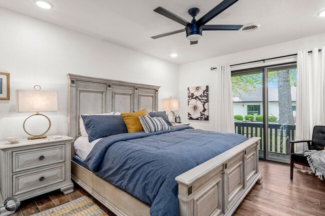 Photo - 30 Lunsford Ln Unit SI ID1241312P