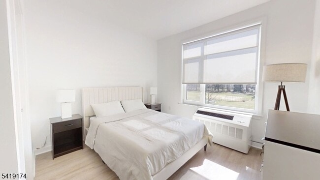 Photo - 1181 Morris Ave Unit 201