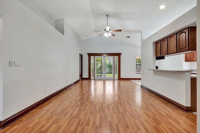 Photo - 6149 Foster St