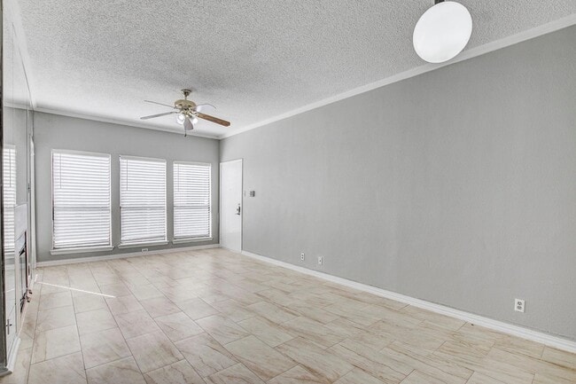 Photo - 807 W 25th St Unit 210