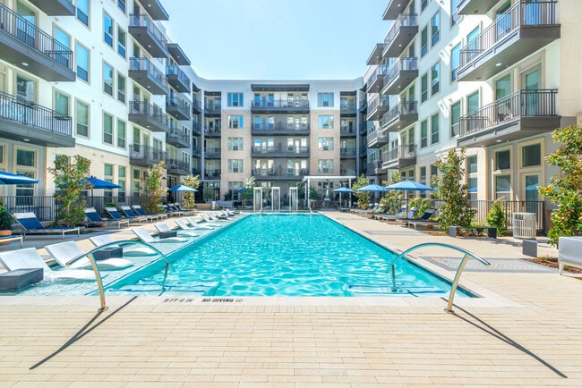 Building Photo - Burnett Lofts