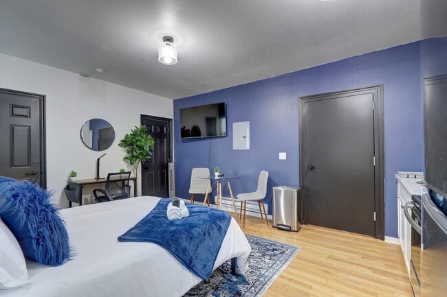 Building Photo - 1925 N Prospect Ave Unit ID1263083P