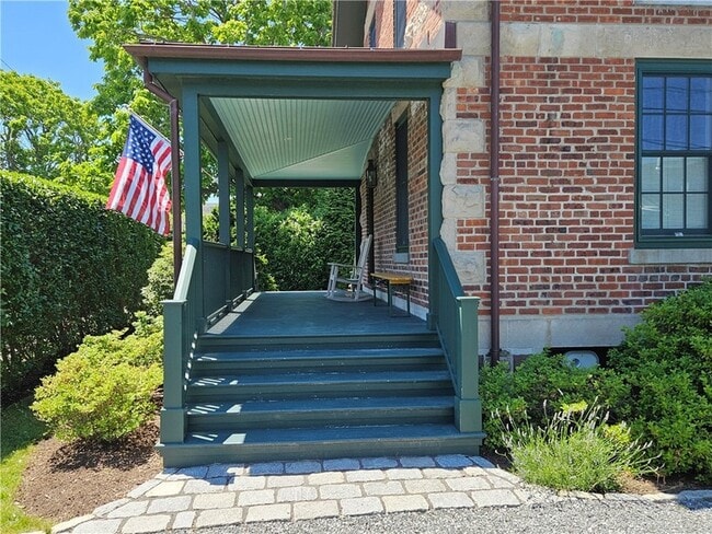 Photo - 209 Coggeshall Ave