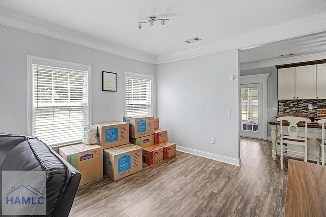 Photo - 151 Lincoln Way
