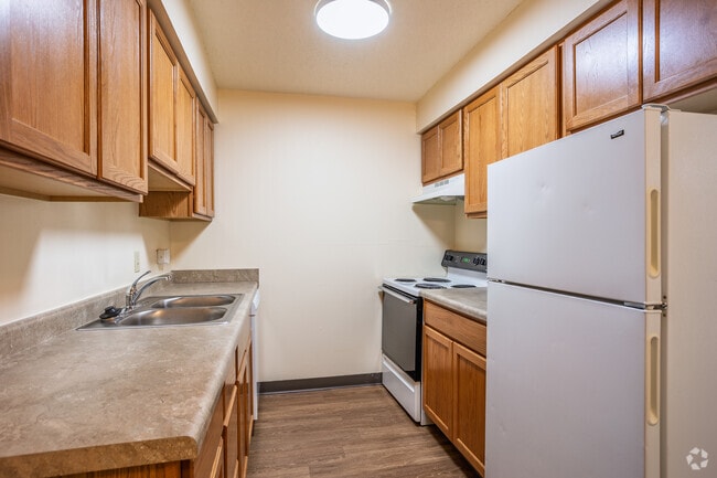 3BR, 2BA - 960SF - Kitchen - Indian Ridge Apartments