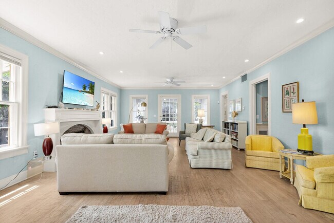 Building Photo - 511 29th St Unit ID1397588P